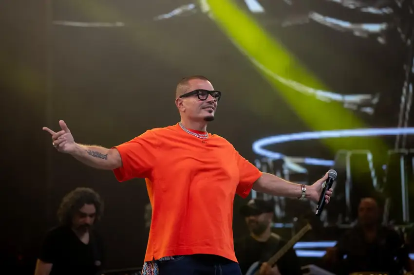 Global Village welcomes legendary superstar ‘El Hadaba’ Amr Diab in a thrilling concert night with outstanding attendance