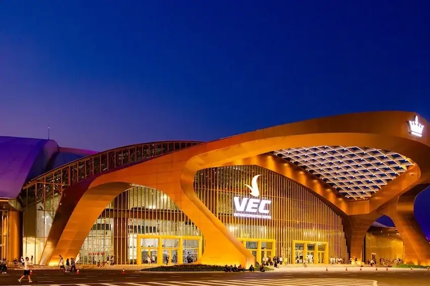 Vingroup Awarded First-Class Labor Order For Outstanding Achievements In Developing The National Exhibition Fair Center