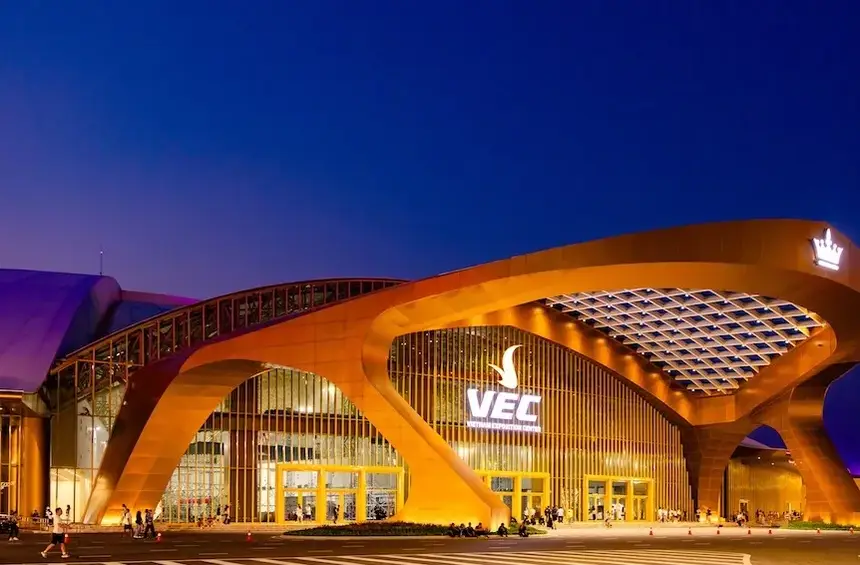 Vingroup Awarded First-Class Labor Order For Outstanding Achievements In Developing The National Exhibition Fair Center